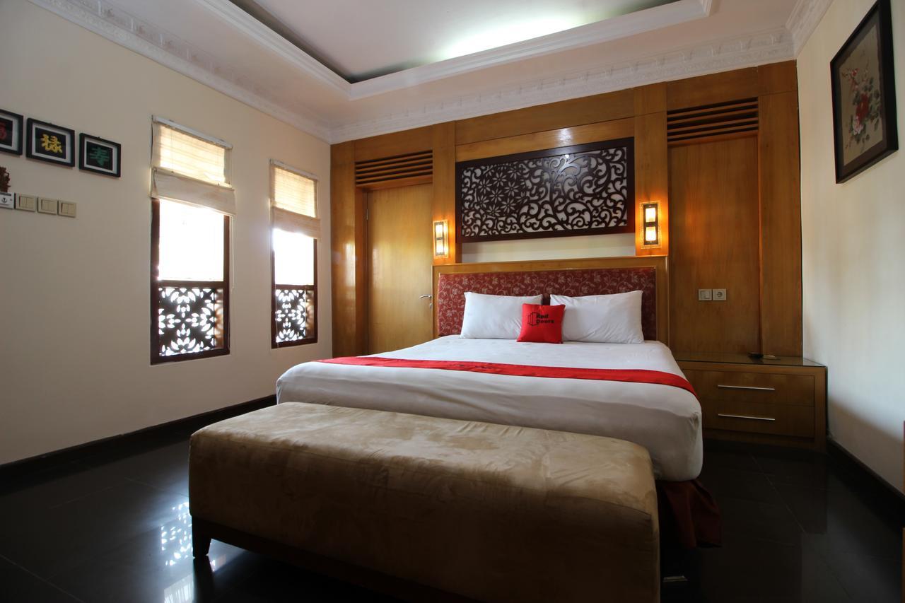 Reddoorz Plus Near Tugu Jogja 2 Yogyakarta Exterior foto